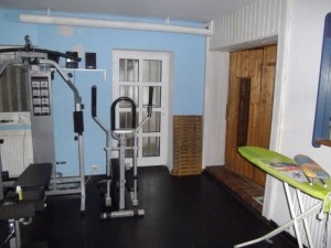 Fitnessraum Stud.-Wohnheim Zugang Sauna 35